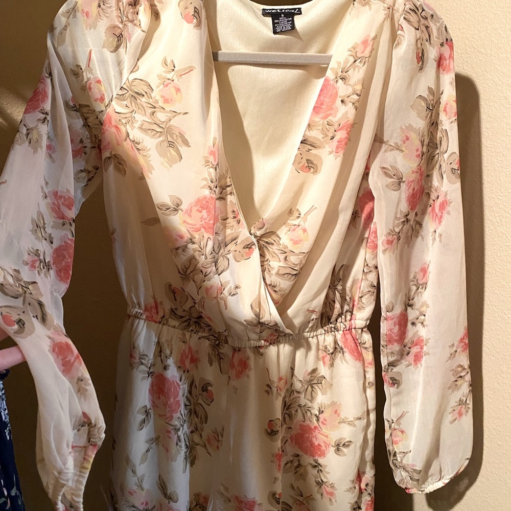 Floral long sleeve short romper